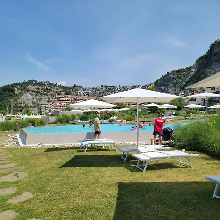 Portopiccolo With Garden And Included 아파트 시스티아나