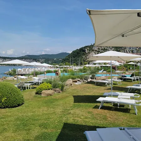 Daire Portopiccolo With Garden And Included *