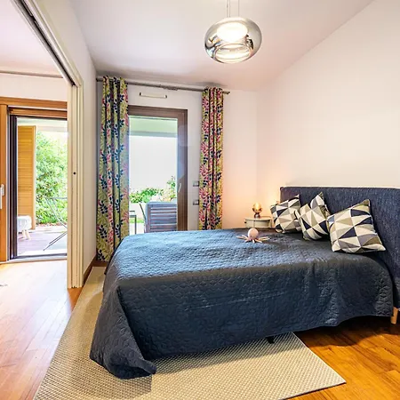 Portopiccolo With Garden And Included Apartment